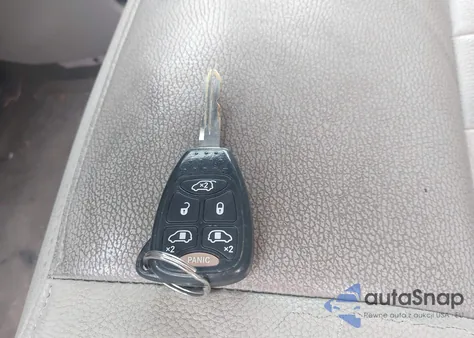 2006 Chrysler Town & Country Touring z USA, uszkodzony, nr VIN 2A4GP54L66R916248